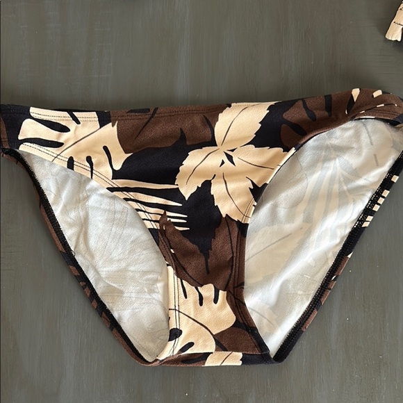 Tropical Print Bikini Set - Picture 4 of 9